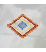 Бяла завеса на етно мотиви цвят теракота, с пришита ширит лента за окачване на релса или тръбен корниз, размер 245x140см.(в опънато състояние) код-834070