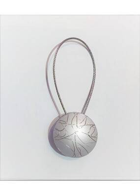 Декоративна пластмасова магнитна щипка за превързване на завеси и пердета цвят сив и злато, код-79007